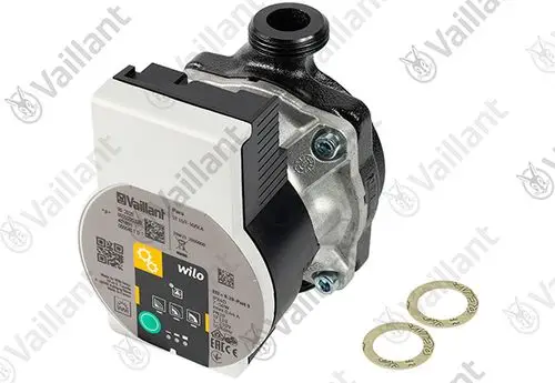 Vaillant Pumpe mit schwarzem und silbernem Gehäuse, ausgestattet mit Anschlussstücken und zwei Dichtungen auf einer weißen Fläche.